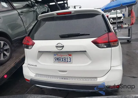 2018 Nissan Rogue S z USA, uszkodzony, nr VIN 5N1AT2MT2JC773107